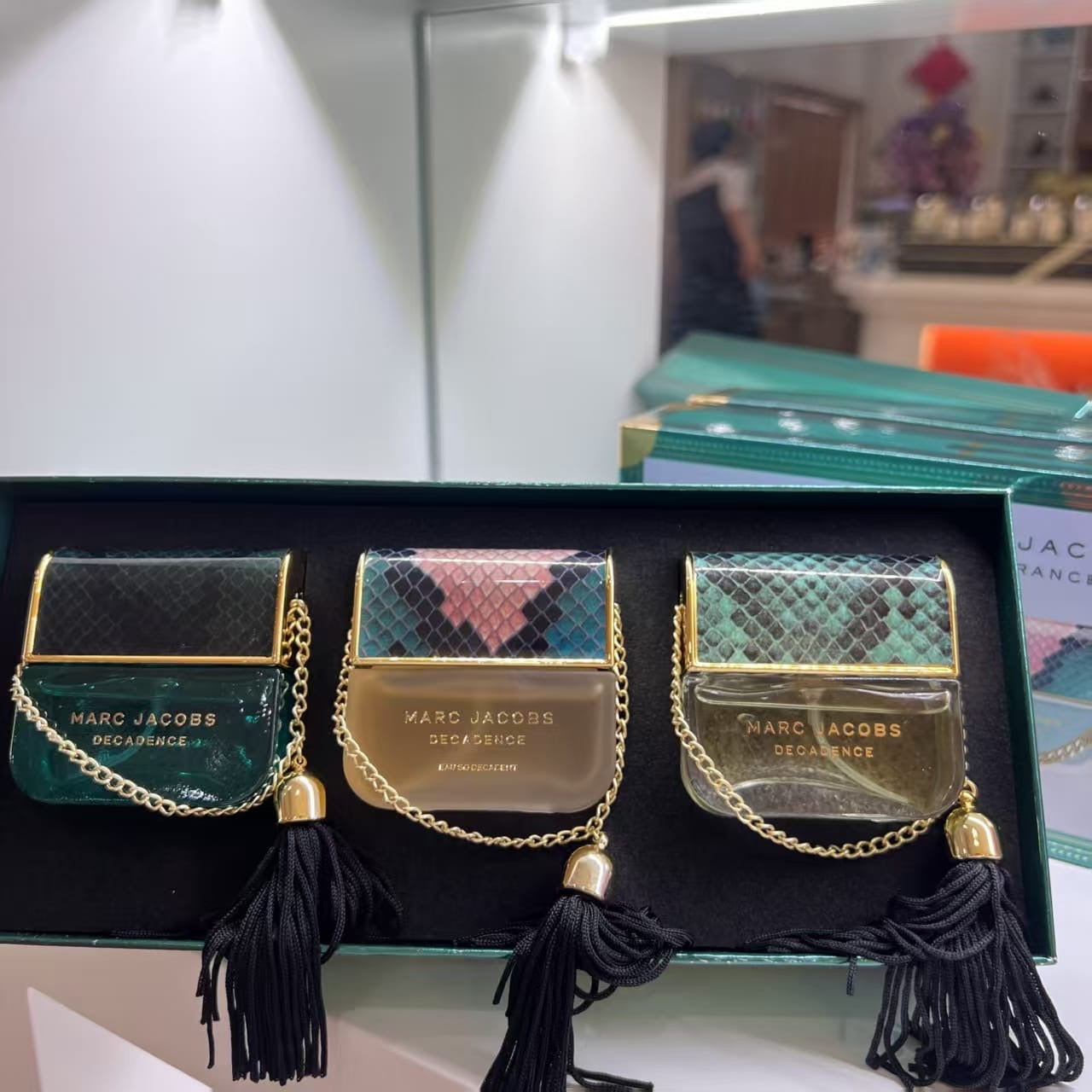 Marc Jacobs Decadence Mini Gift Set – 3 x Eau de Parfum : PRE-ORDER